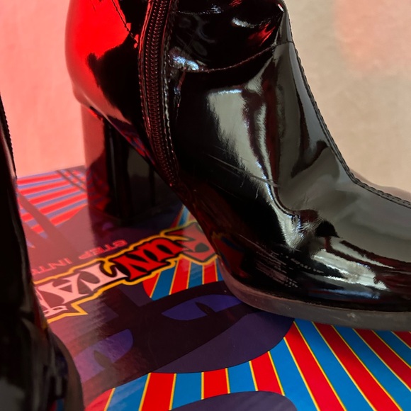 FUNTAISMA Black Knee High Boot - Picture 9 of 11